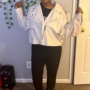 Cute leather never worn Jennifer Lopez jacket 💕